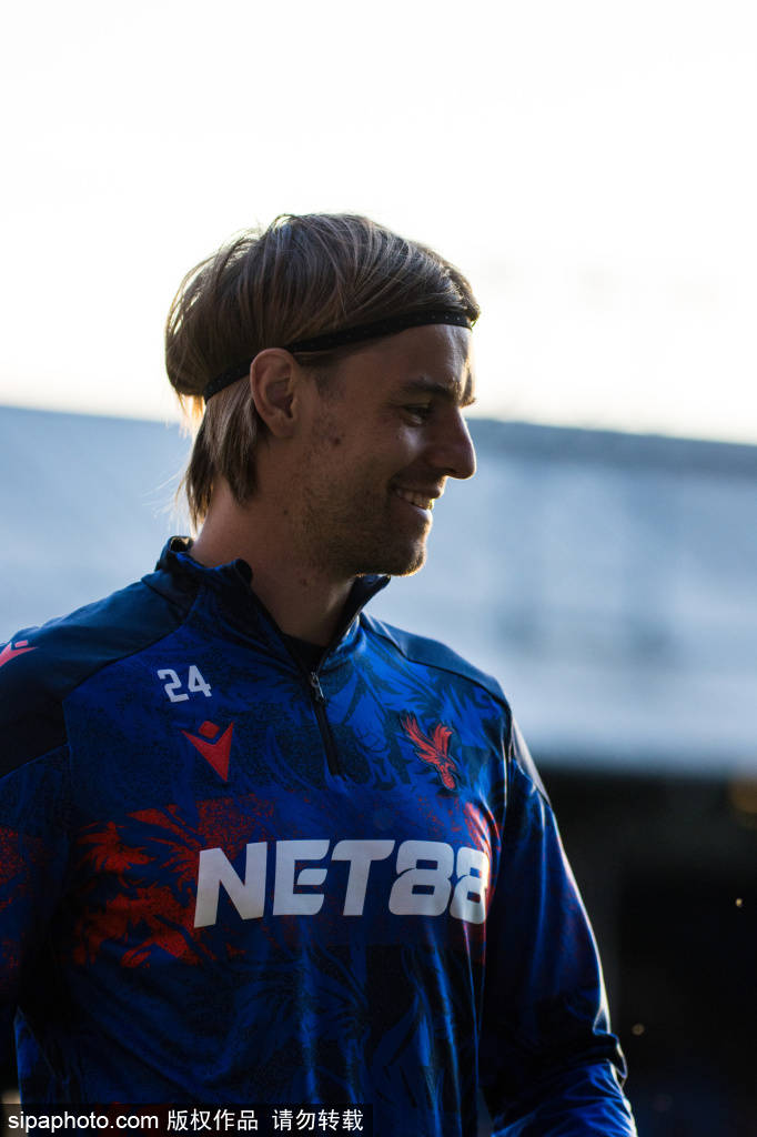 曼联瞄准冬窗重磅引援：水晶宫中场亚当·沃顿成红魔首选